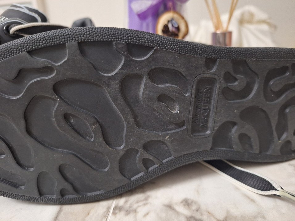 Alexander McQueen Siyah-Beyaz Sneaker — görsel 3/4