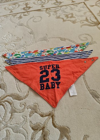 Renkli Desenli Bebek Önlüğü - Görsel 3