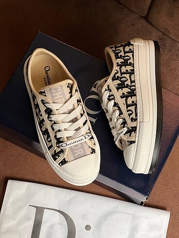 37 Beden Christian Dior