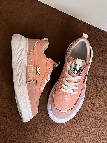 39 Beden siyah Renk Guess spor ayakkabı