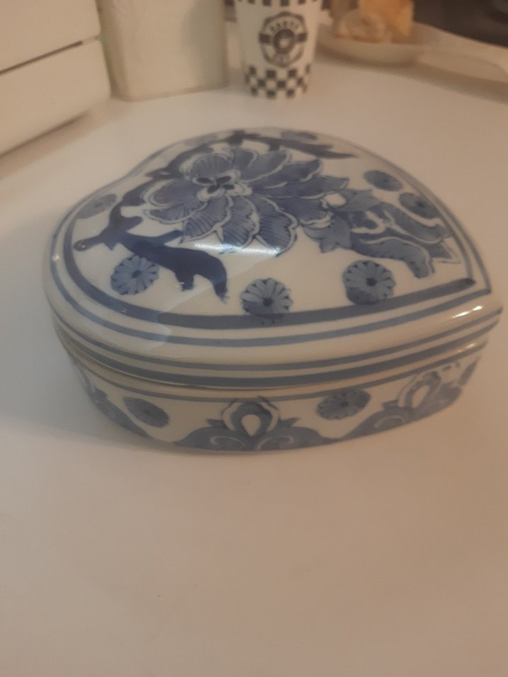 Mavi Kalp Şekilli Desenli Kapaklı Tabak - Görsel 3