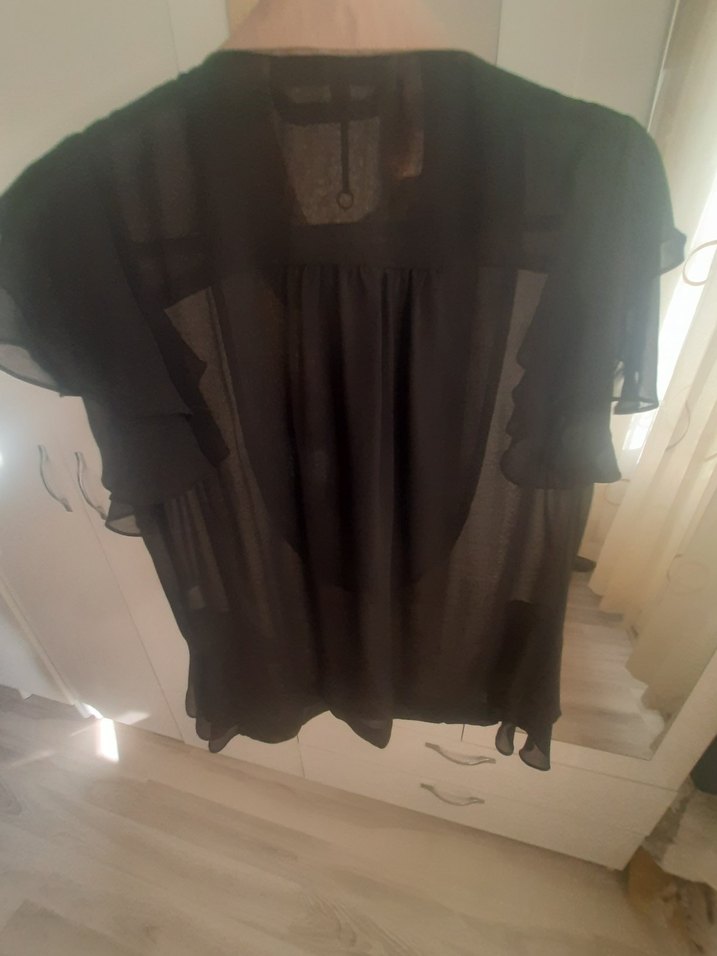 Volanlı, Siyah, Kısa Kollu Kadın Bluz - Görsel 2