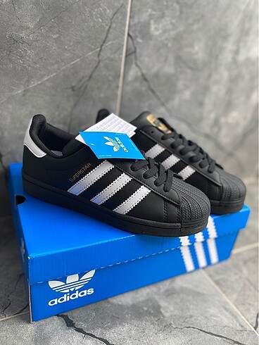 Adidas spor ayakkabı
