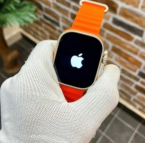 Apple Watch 8 ultra logolu modeldir