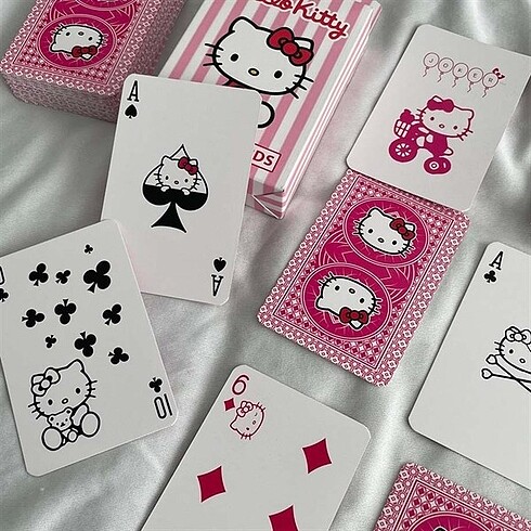 Hello Kitty İskambil Destesi