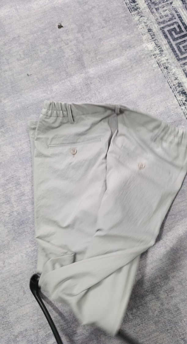 Kadın Siyah Pilili Kumaş Pantolon - Görsel 4