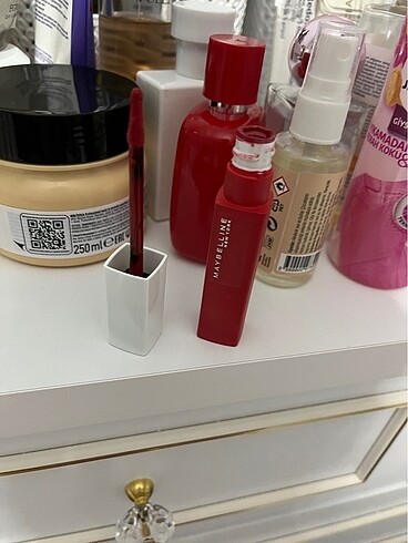Beden Maybelline kırmızı ruj 118