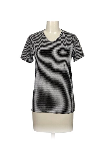 Diğer T-shirt %70 İndirimli.