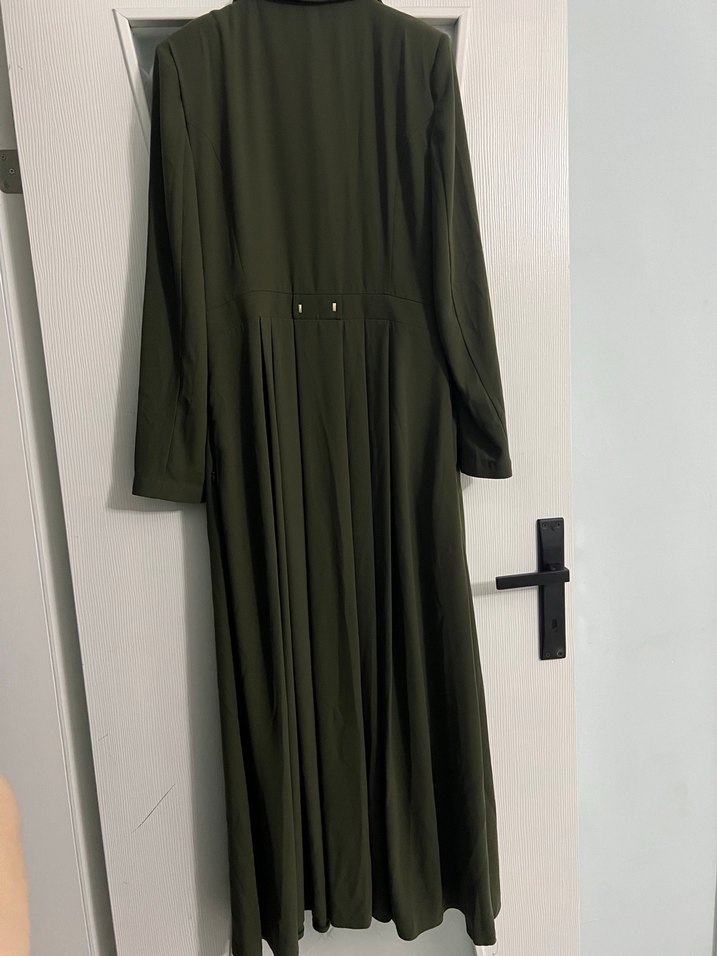 Düğmeli Uzun Kadın Ferace- Haki - Görsel 3