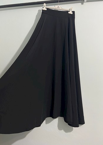 Siyah Dökümlü Kadın Uzun Etek - Görsel 2