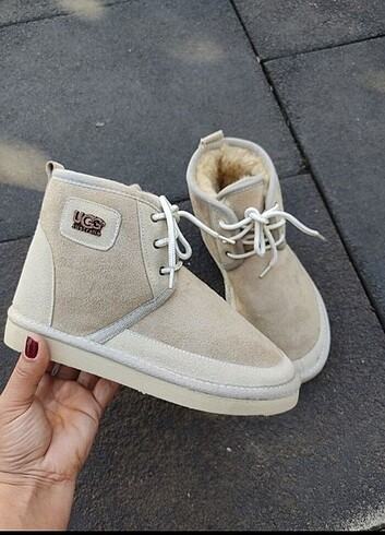 Ugg bağcıklı 