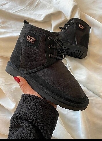 36 Beden Ugg bağcıklı 