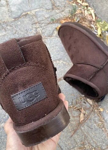 37 Beden Ugg bot