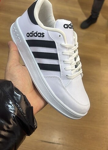 Adidas Neo