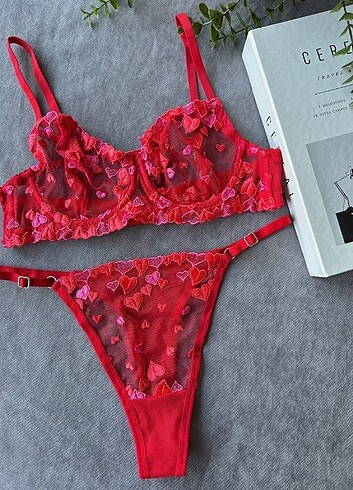 Lingrie-Heartfelt Elegance