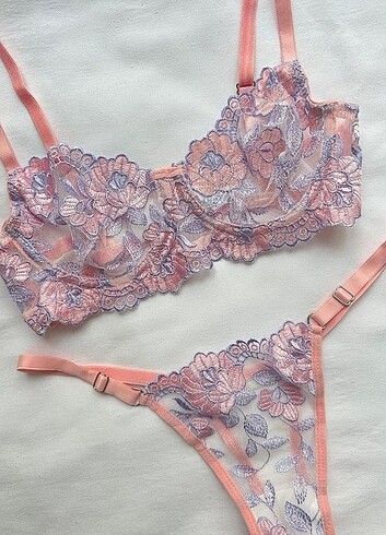 Lingerie - Blossom Elegance 