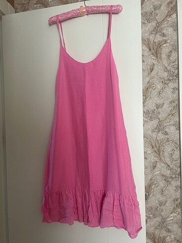 Pembe astarlı elbise