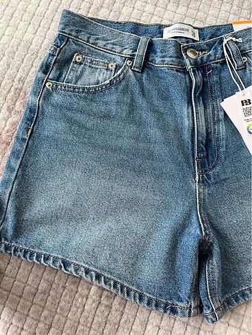 Pull and Bear Pull and bear mom jean şort