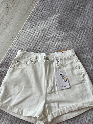 Pull and Bear Pull and bear mom jean şort
