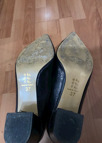 Siyah topuklu ayakkabı - Görsel 3