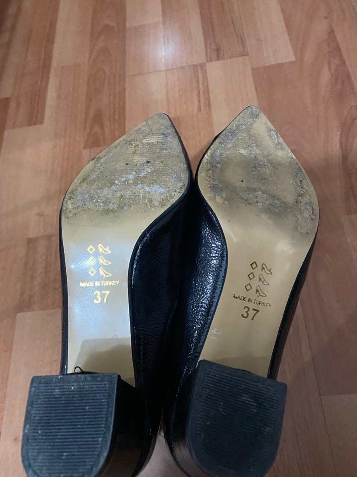 Siyah topuklu ayakkabı - Görsel 3