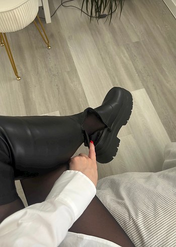 Kadın Beyaz Deri Gömlek - Ofis Şıklığı - Görsel 2