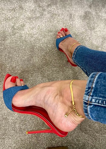 Kırmızı Zincir Detaylı Denim Stiletto - Görsel 2