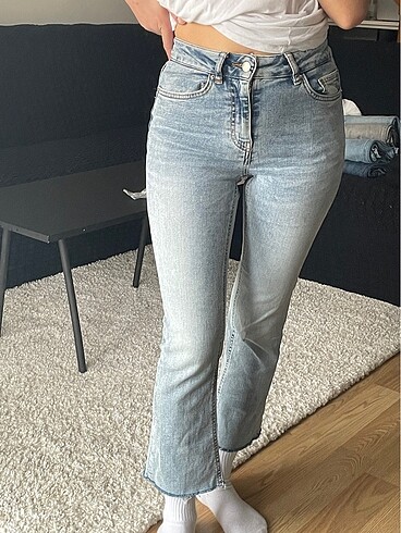 Kesik Paça Flare Jean