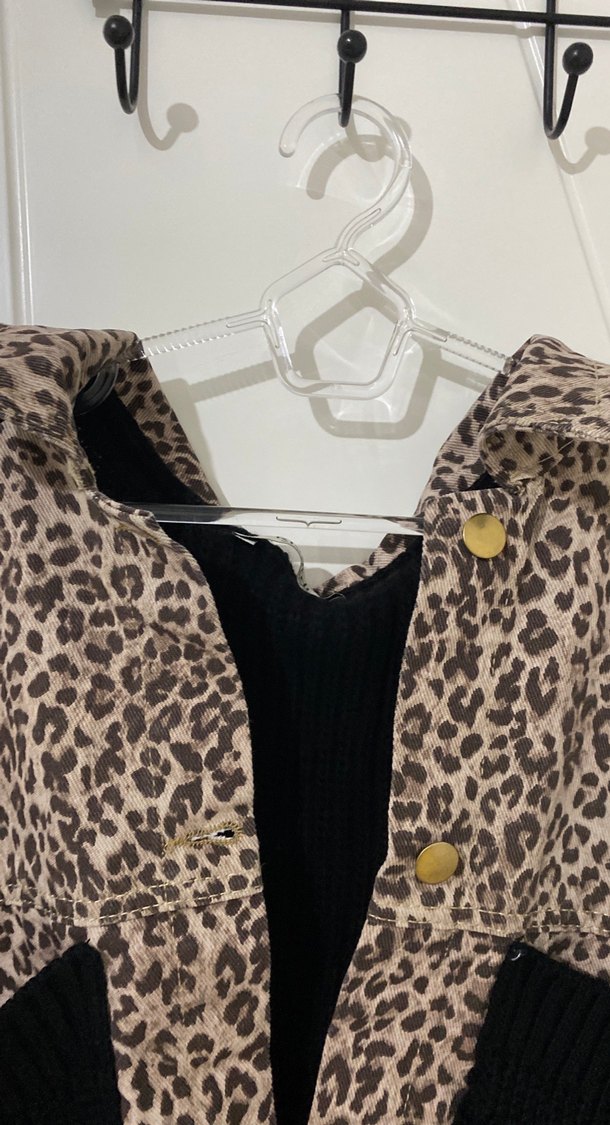 Leopar Desenli Düğmeli Triko Kadın Ceket - Görsel 4