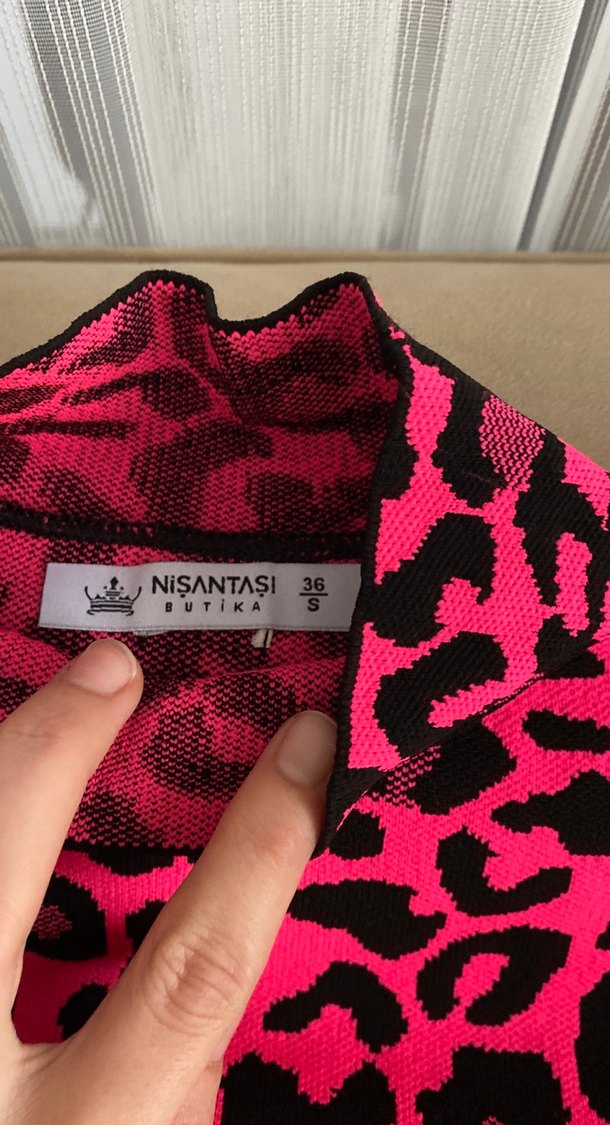 Pembe Leopar Desenli Uzun Kollu Balıkçı Yaka Bluz - Görsel 5