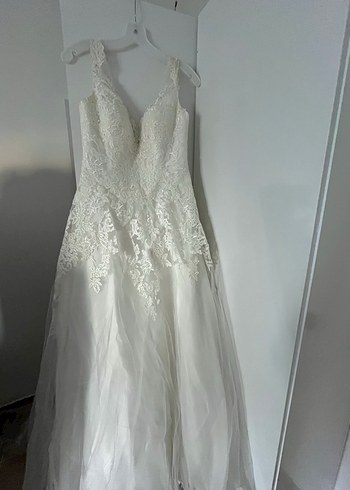 Dantel İşlemeli V Yaka Beyaz A Kesim Gelinlik - Görsel 9