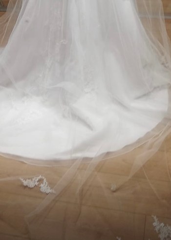 Dantel İşlemeli V Yaka Beyaz A Kesim Gelinlik - Görsel 4