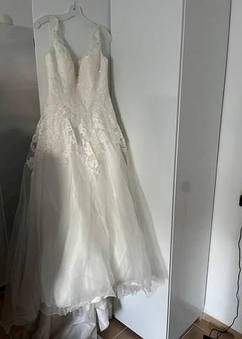 Dantel İşlemeli V Yaka Beyaz A Kesim Gelinlik - Görsel 7