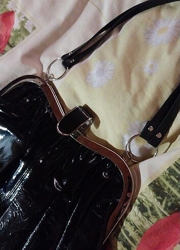 Anastasia Beverly Hills Vintage rugan siyah çanta
