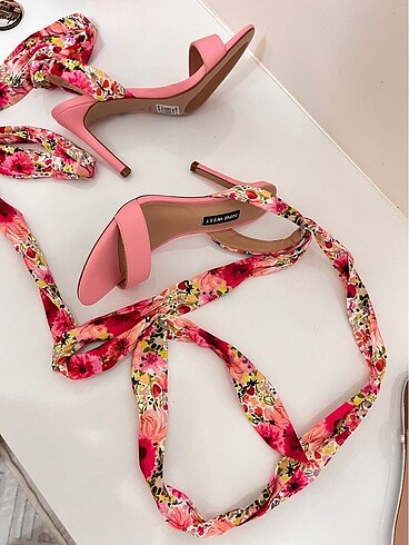 Nine west