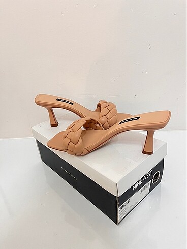 Nine West Nine west
