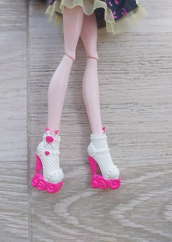 Beden 2008 monster high draculara Sanatçı Bebek