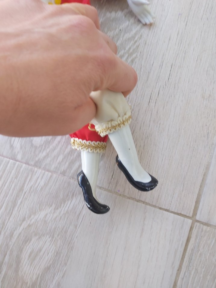 Dantel Yaka Detaylı Beyaz Gri Figürin - Görsel 2