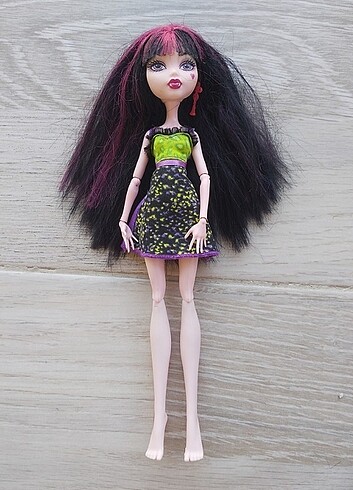  Beden Monster high draculara