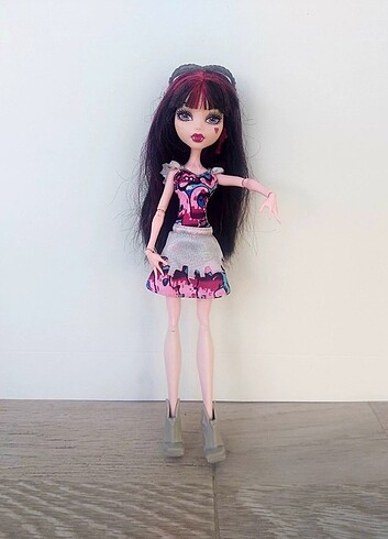 Beden Monster high boo york