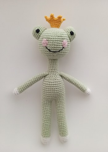 Amigurumi Taçlı Gri Örgü Kurbağa Peluş Oyuncak - Görsel 4