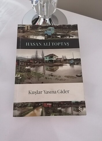 KUŞLAR YASINA GİDER ROMANI