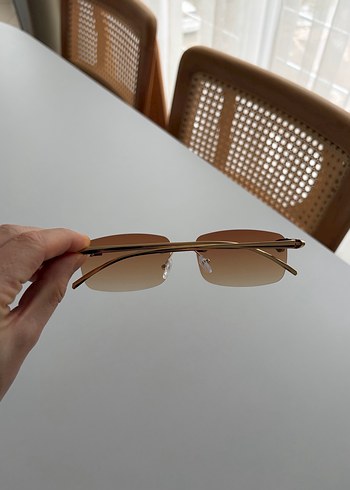 Bej Şeffaf Minimalist Kadın Güneş Gözlüğü - Görsel 2
