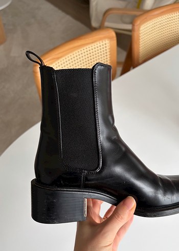 Zara Kadın Siyah Deri Tokalı Topuklu Bot - Görsel 7