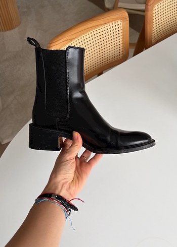 Zara Kadın Siyah Deri Tokalı Topuklu Bot - Görsel 6