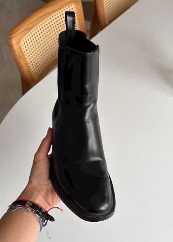 Zara Kadın Siyah Deri Tokalı Topuklu Bot - Görsel 4