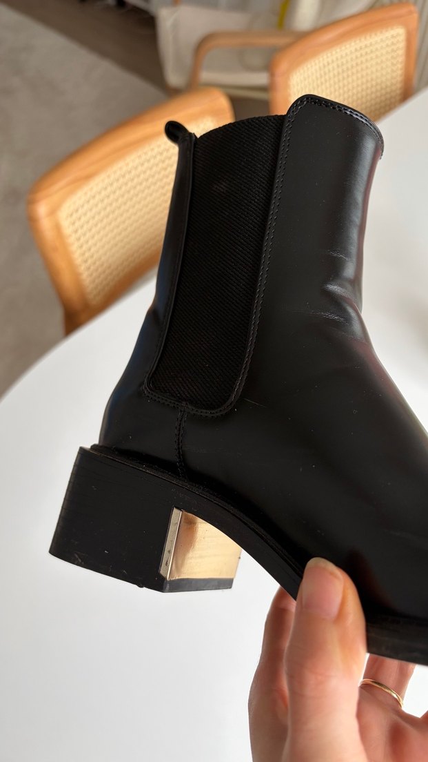 Zara Kadın Siyah Deri Tokalı Topuklu Bot - Görsel 3