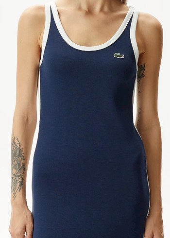 Lacoste Lacivert Vucuda Oturan Atlet Elbise