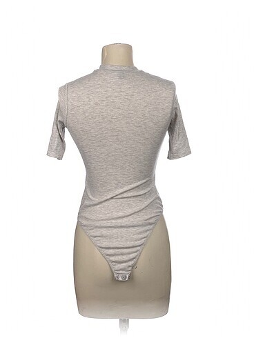 s Beden H&M T-shirt %70 İndirimli.