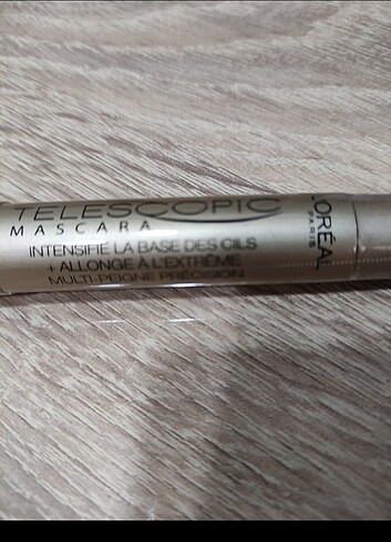 Telescopic Maskara ve Maybelline New York kapatıcı